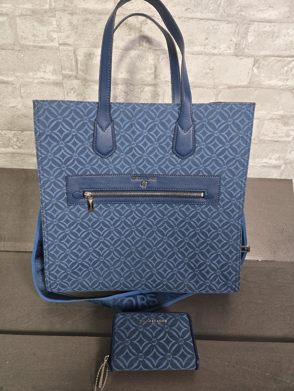Women's Michael Kors Blue Kempner Large Tote Bag One Size and Card Case.
